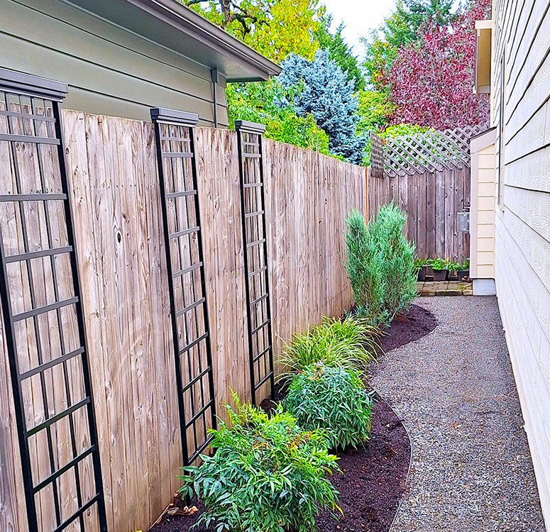 ENGLISH-COTTAGE-GARDEN_ARLETA-CURVING-SIDE-PATHWAY